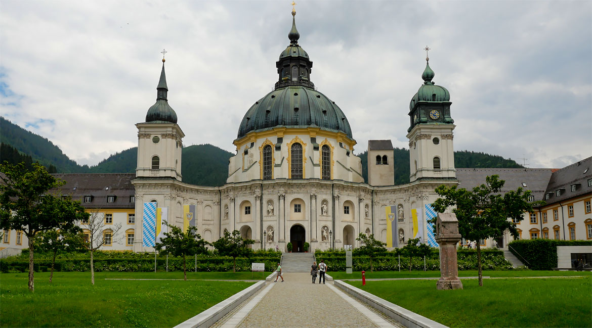 Viaje por carretera de la Abadía de Ettal Bavaria