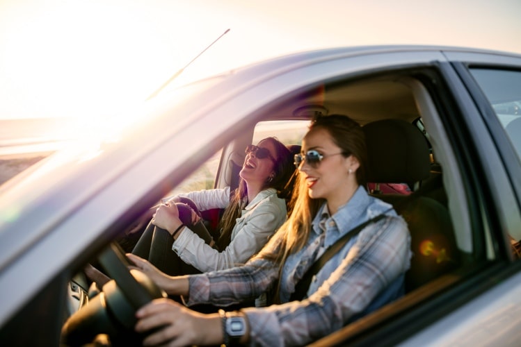 ¿Cómo cuidar tu coche cuando viajas?