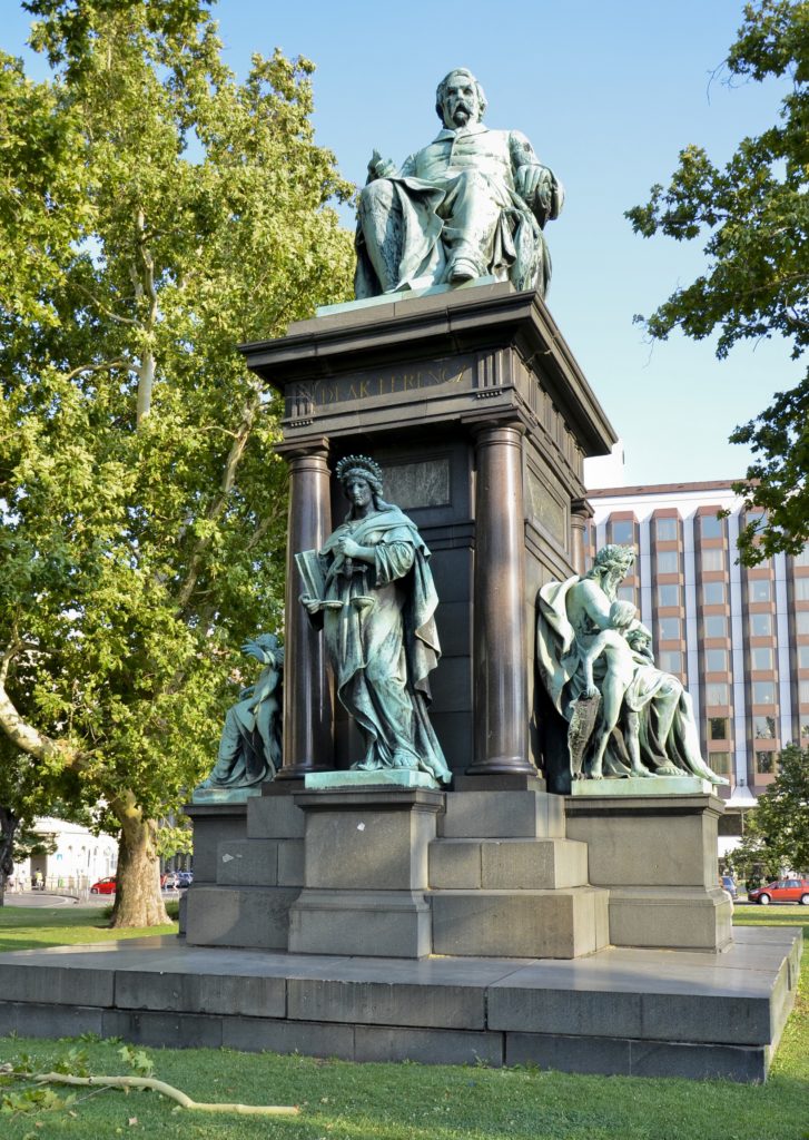 estatua de Budapest