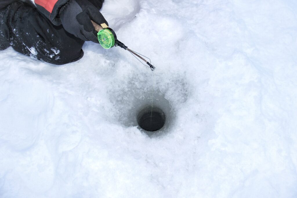 pesca en hielo en Finlandia