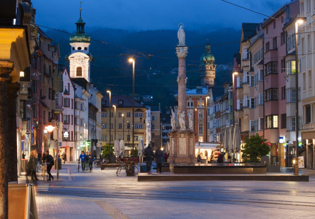 La calle principal para hacer en Innsbruck.