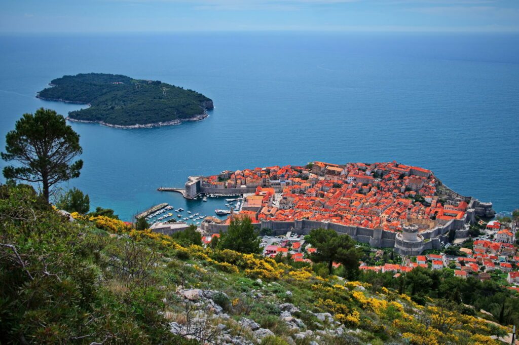Vue sur Dubrovnik depuis la colline de Srd