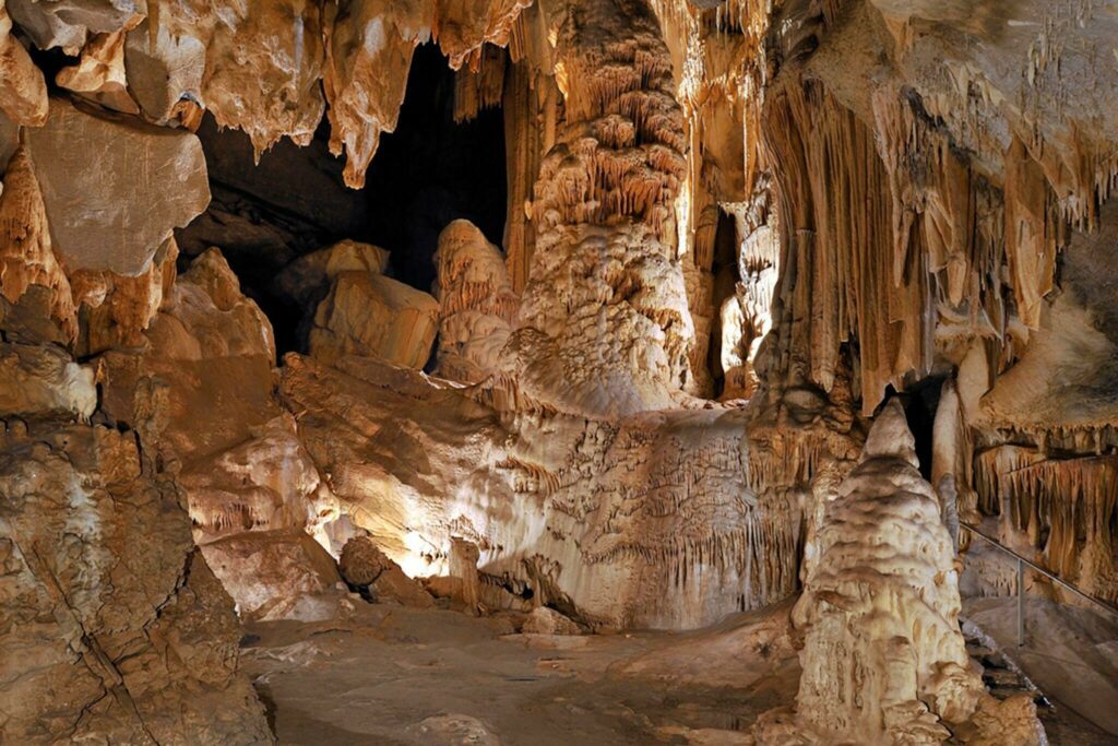 las cuevas de Isturitz y de Oxocelhaya