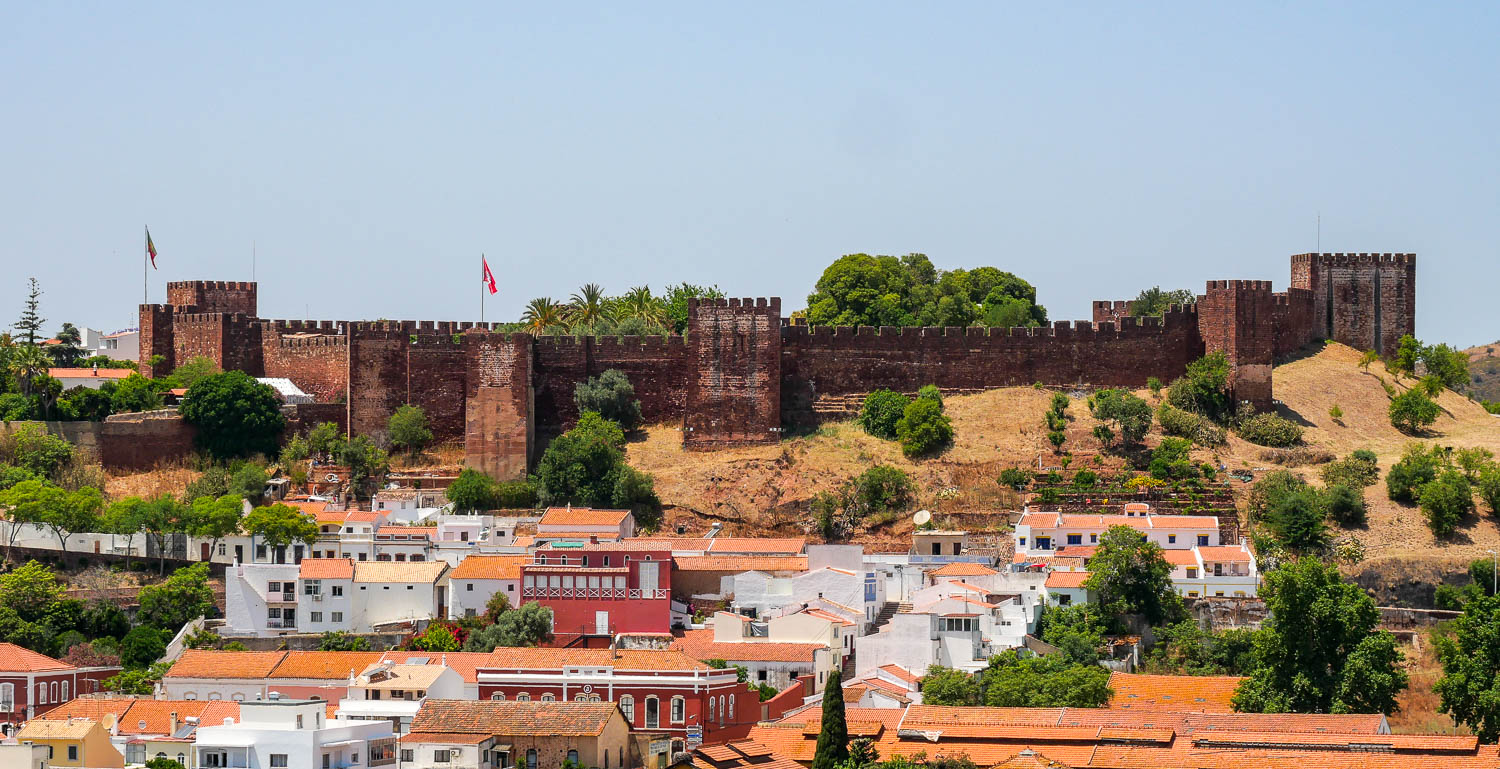 Point de vue sur le château visitará Silves Portugal