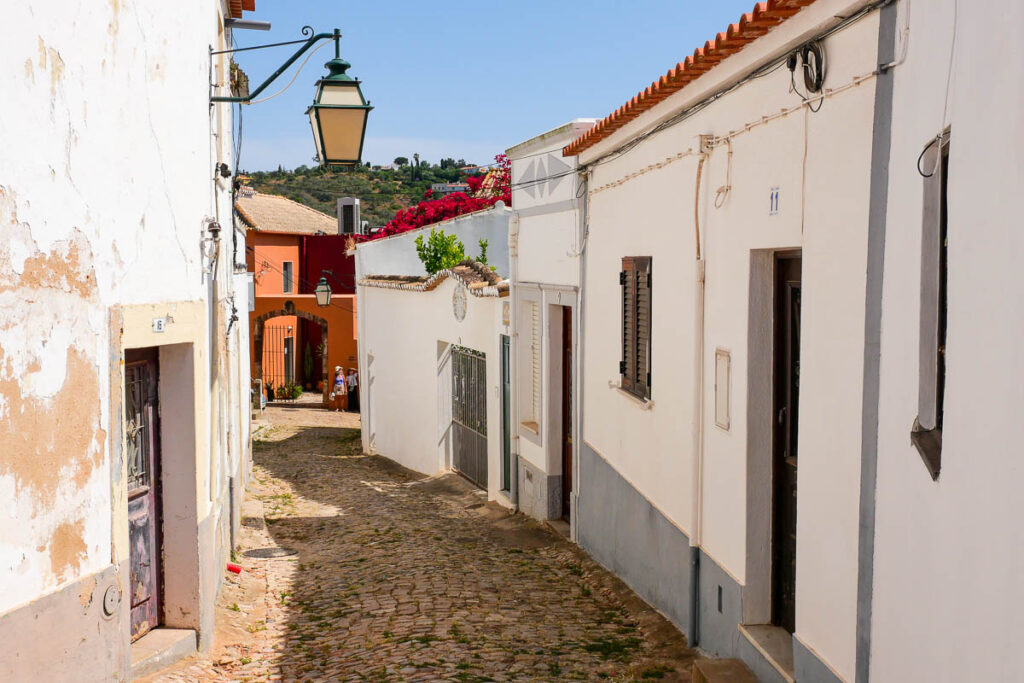 Rue médiévale que faire en Silves Portugal